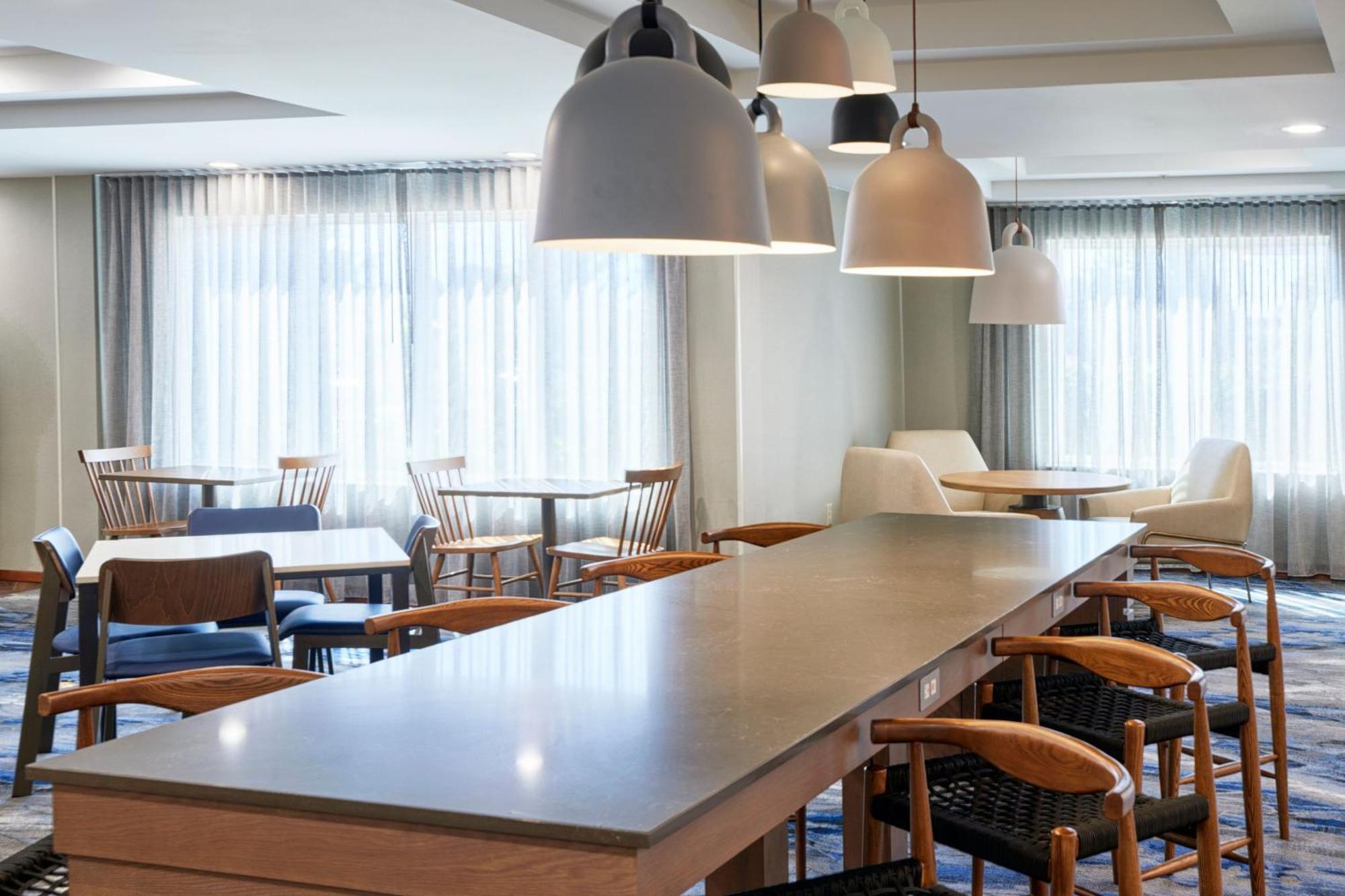 Fairfield Inn & Suites ברלינגטון מראה חיצוני תמונה