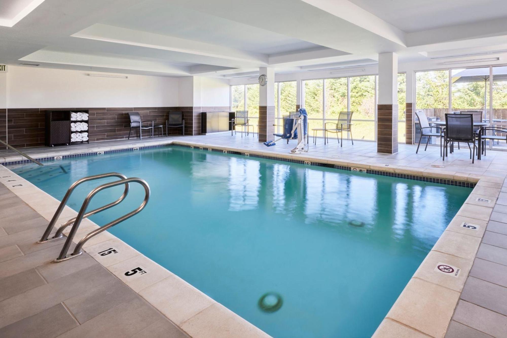 Fairfield Inn & Suites ברלינגטון מראה חיצוני תמונה