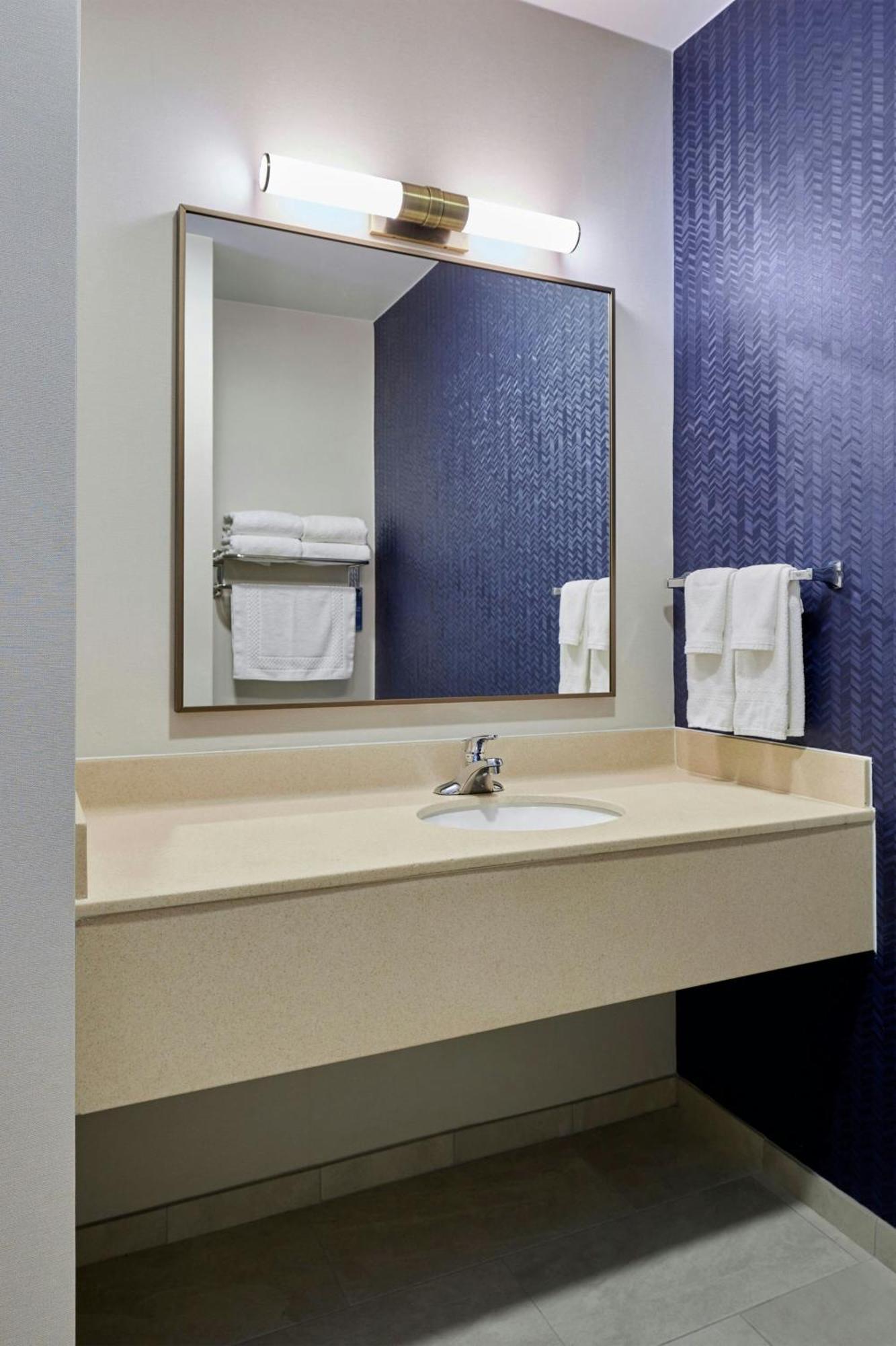 Fairfield Inn & Suites ברלינגטון מראה חיצוני תמונה
