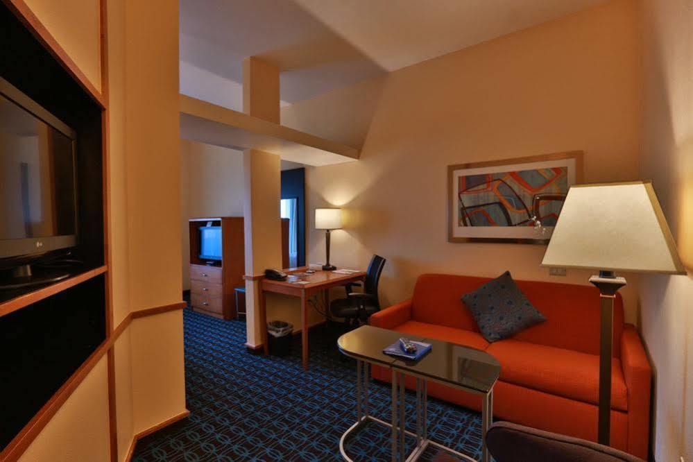 Fairfield Inn & Suites ברלינגטון מראה חיצוני תמונה