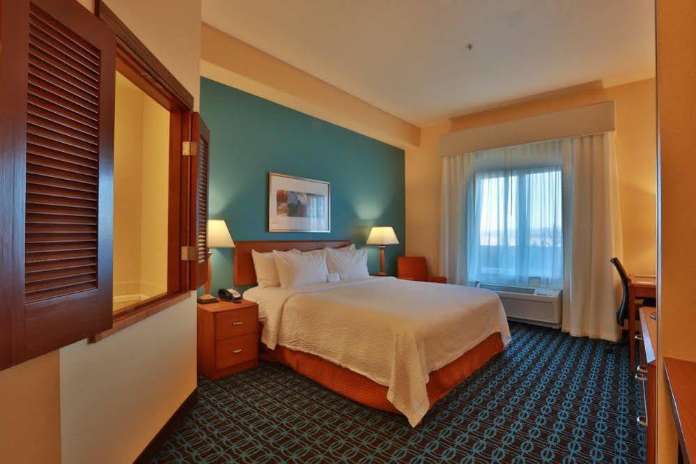 Fairfield Inn & Suites ברלינגטון מראה חיצוני תמונה