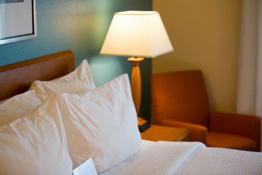 Fairfield Inn & Suites ברלינגטון מראה חיצוני תמונה