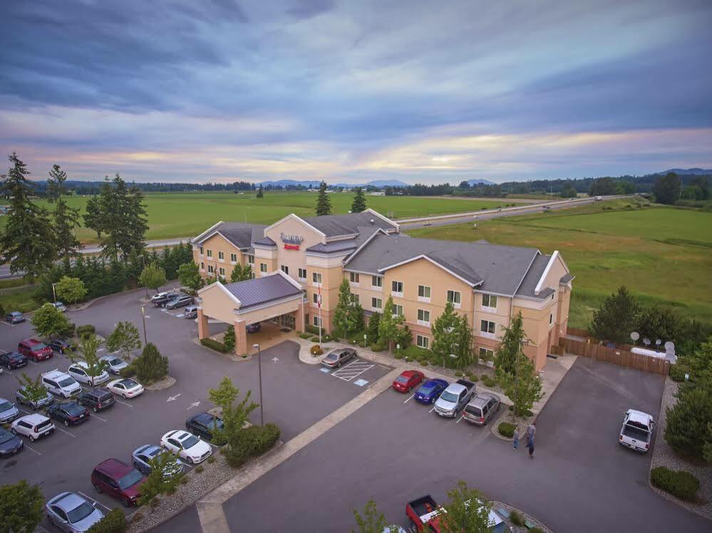 Fairfield Inn & Suites ברלינגטון מראה חיצוני תמונה